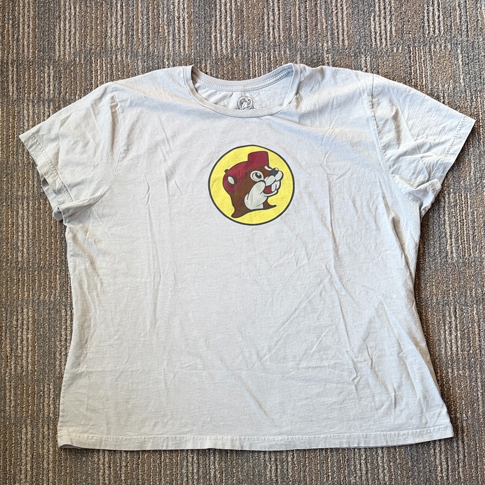 Women’s Buc-ee’s logo tee